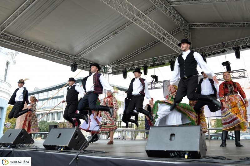 A Szabolcs Néptáncegyüttes fellépése a Tirpák Fesztiválon