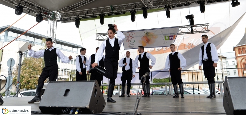 A Szabolcs Néptáncegyüttes fellépése a Tirpák Fesztiválon