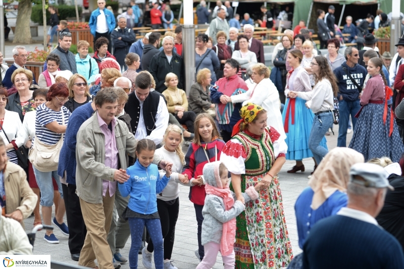 A Szabolcs Néptáncegyüttes fellépése a Tirpák Fesztiválon