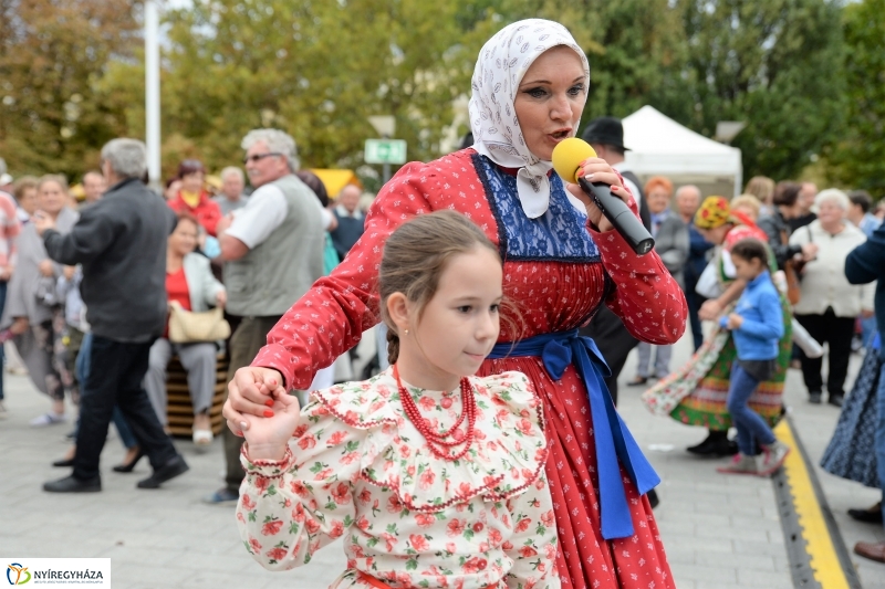 A Szabolcs Néptáncegyüttes fellépése a Tirpák Fesztiválon