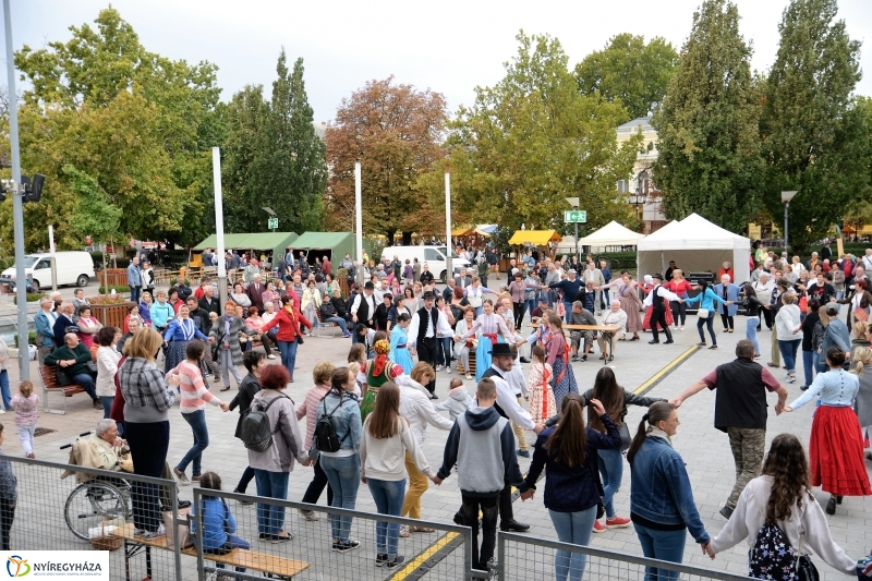 A Szabolcs Néptáncegyüttes fellépése a Tirpák Fesztiválon