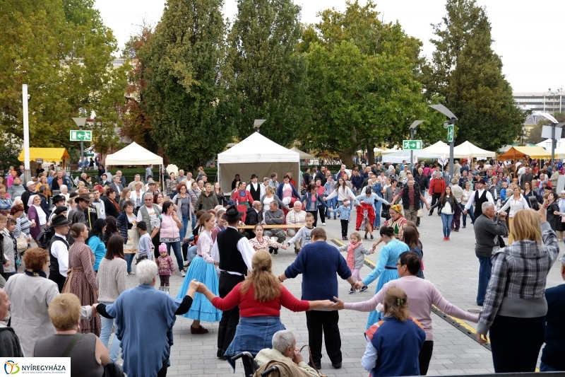 A Szabolcs Néptáncegyüttes fellépése a Tirpák Fesztiválon