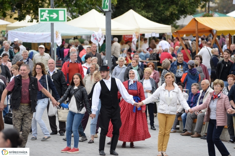 A Szabolcs Néptáncegyüttes fellépése a Tirpák Fesztiválon