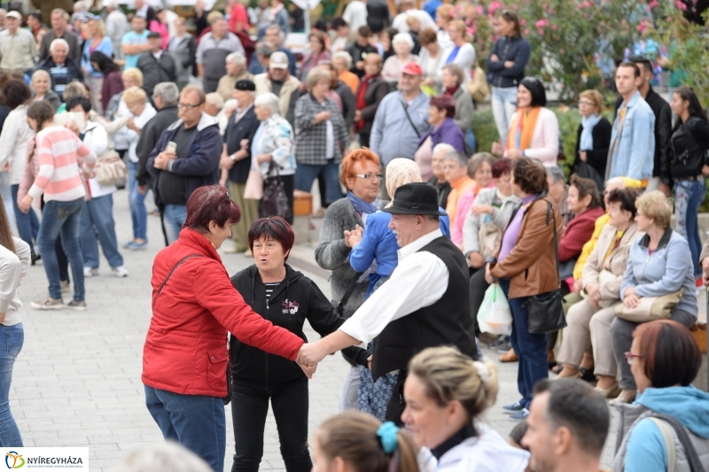 A Szabolcs Néptáncegyüttes fellépése a Tirpák Fesztiválon