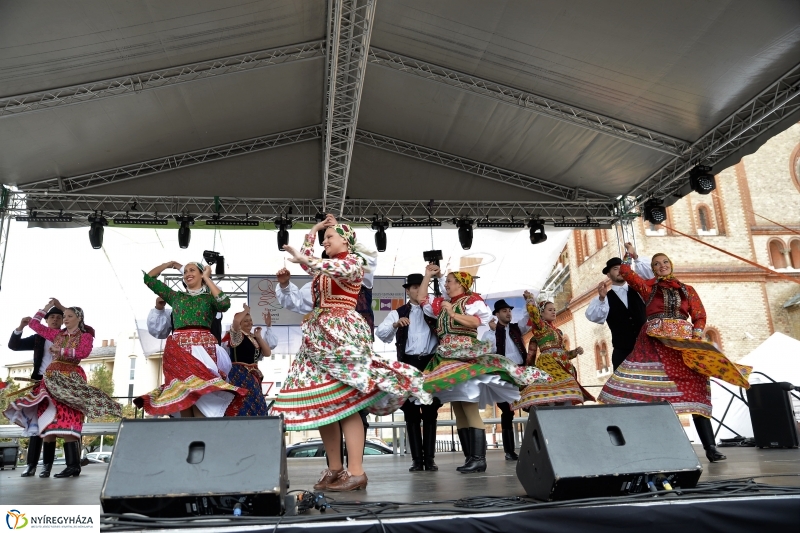 A Szabolcs Néptáncegyüttes fellépése a Tirpák Fesztiválon