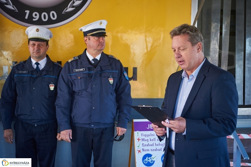 Biztonságosan közlekedni