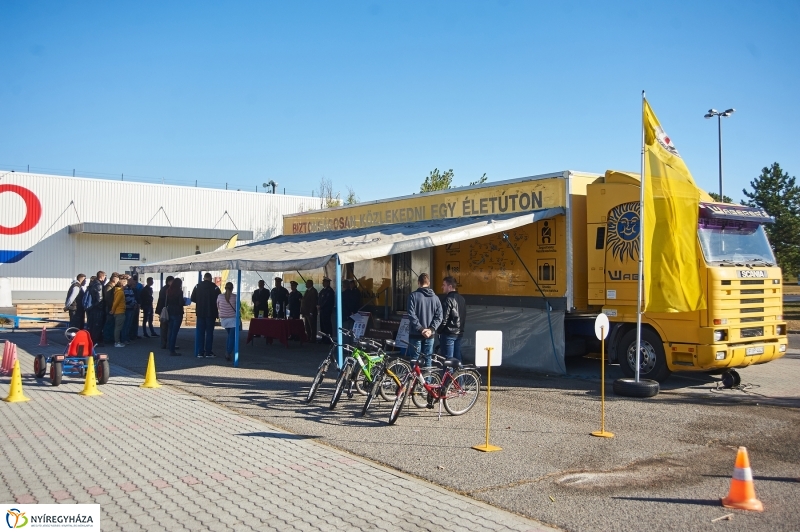 Biztonságosan közlekedni