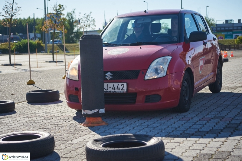 Biztonságosan közlekedni