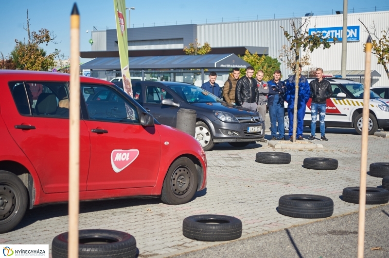 Biztonságosan közlekedni