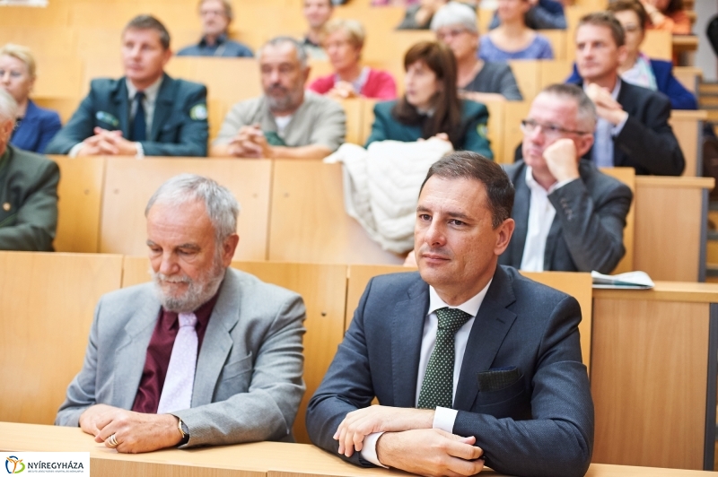 Botanikus konferencia az egyetemen - fotó Szarka Lajos