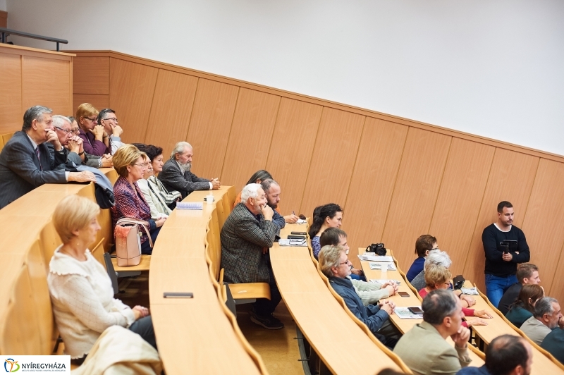 Botanikus konferencia az egyetemen - fotó Szarka Lajos