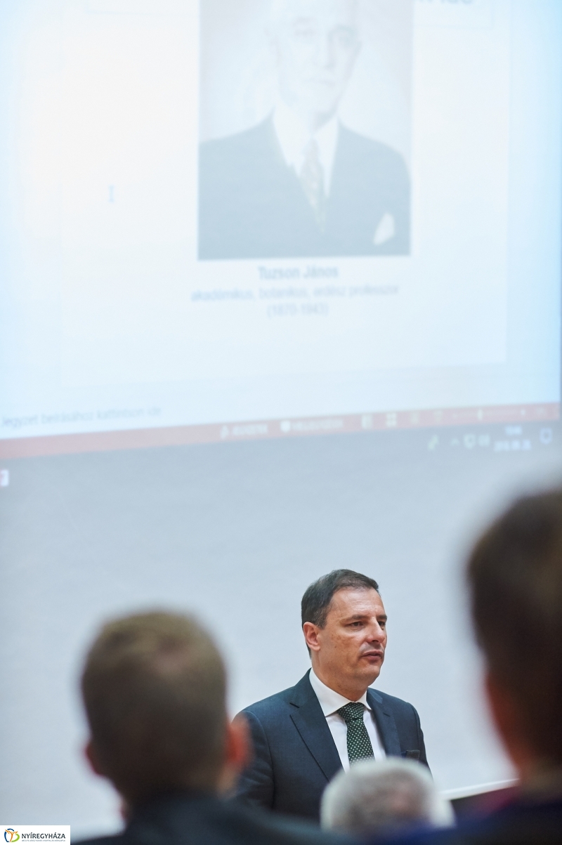 Botanikus konferencia az egyetemen - fotó Szarka Lajos