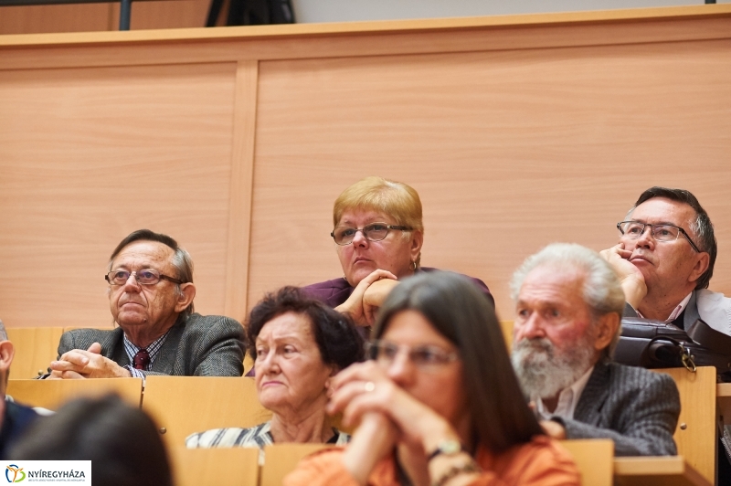 Botanikus konferencia az egyetemen - fotó Szarka Lajos