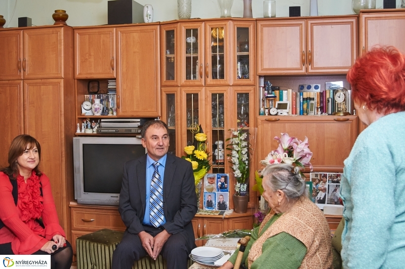 Szépkorú köszöntése Hegyi Miklósné - fotó Szarka Lajos