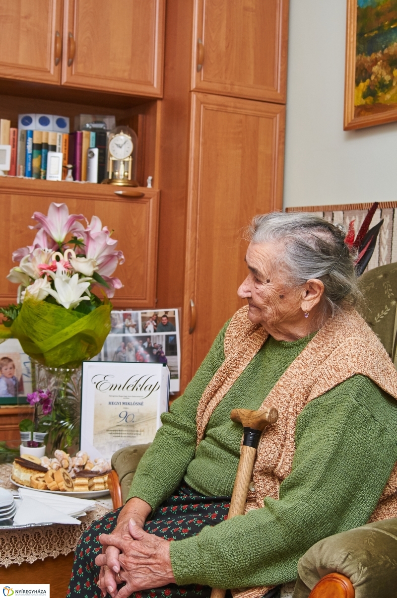 Szépkorú köszöntése Hegyi Miklósné - fotó Szarka Lajos
