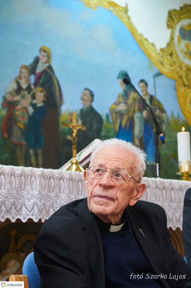 Szépkorú köszöntése Dr Katona István