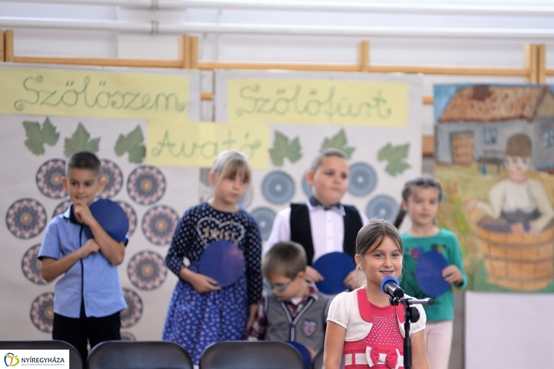 Szőlőszemeket, Szőlőfürtöket avattak 2018 - fotó Trifonov Éva