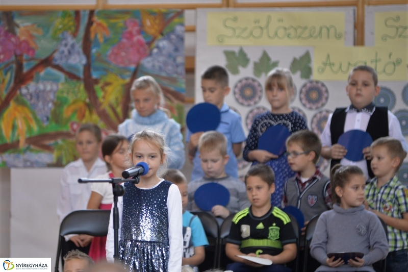 Szőlőszemeket, Szőlőfürtöket avattak 2018 - fotó Trifonov Éva
