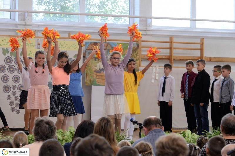 Szőlőszemeket, Szőlőfürtöket avattak 2018 - fotó Trifonov Éva