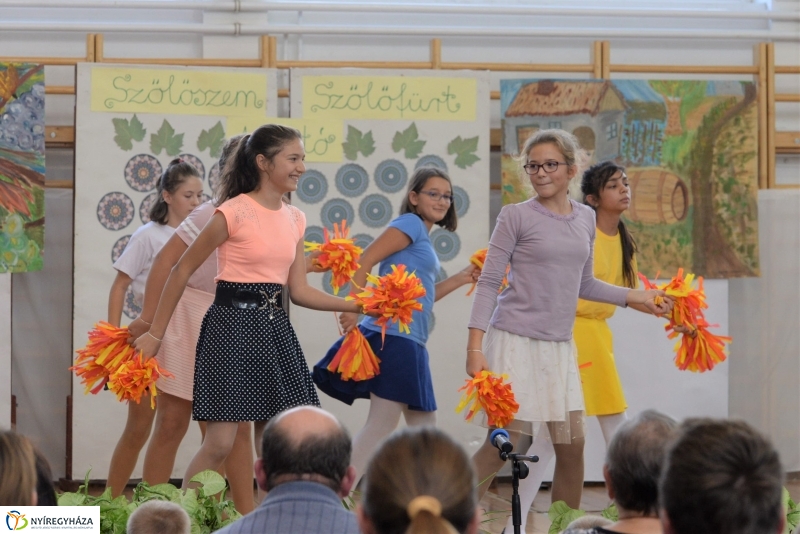 Szőlőszemeket, Szőlőfürtöket avattak 2018 - fotó Trifonov Éva