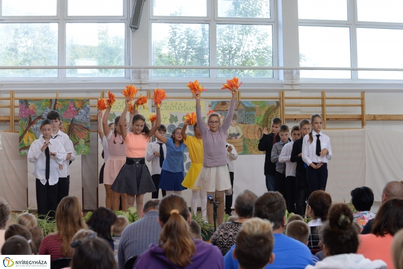 Szőlőszemeket, Szőlőfürtöket avattak 2018 - fotó Trifonov Éva