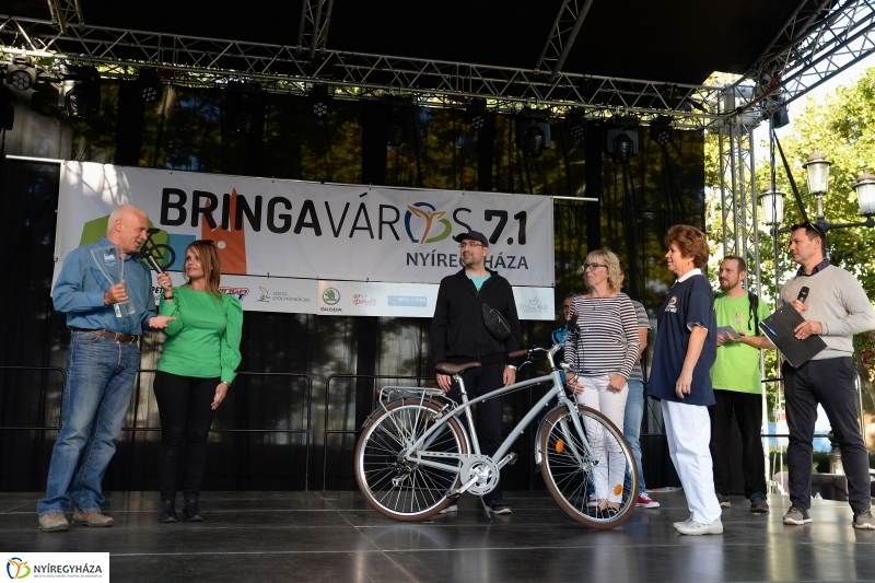 Bringaváros 7.1 Tombolasorsolás, eredményhirdetés-fotó Trifonov Éva