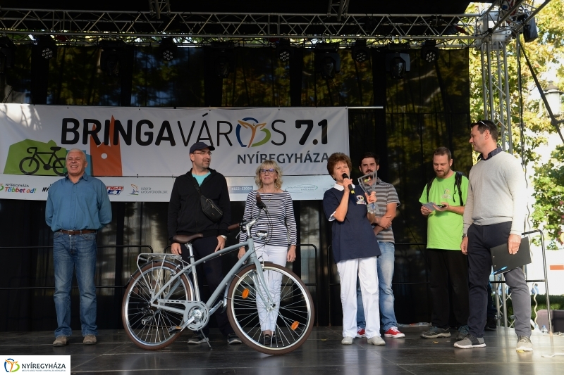 Bringaváros 7.1 Tombolasorsolás, eredményhirdetés-fotó Trifonov Éva