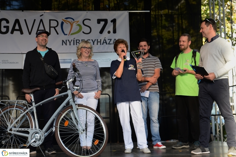 Bringaváros 7.1 Tombolasorsolás, eredményhirdetés-fotó Trifonov Éva