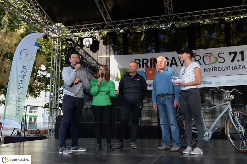 Bringaváros 7.1 Tombolasorsolás, eredményhirdetés-fotó Trifonov Éva