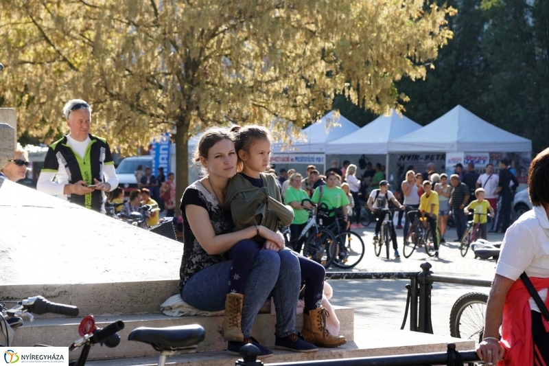 Bringaváros 7.1 délután a Kossuth téren - Fotó Kohut Árpád