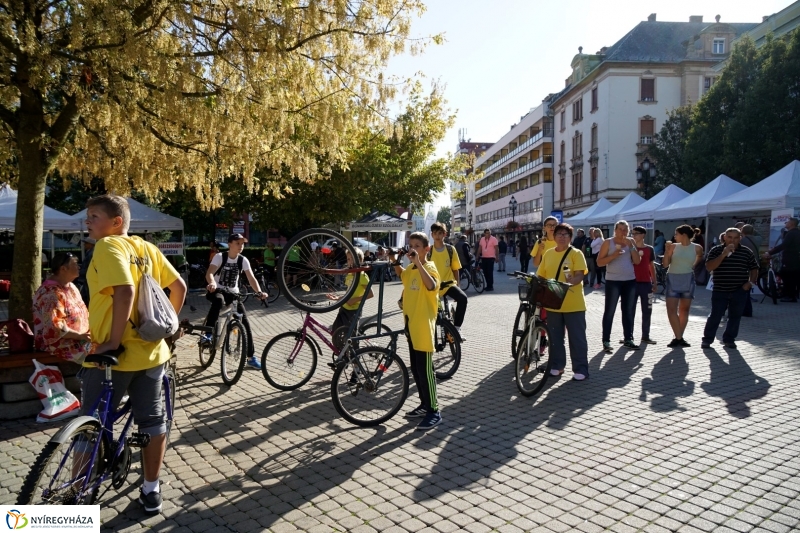 Bringaváros 7.1 délután a Kossuth téren - Fotó Kohut Árpád