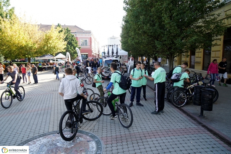 Bringaváros 7.1 délután a Kossuth téren - Fotó Kohut Árpád