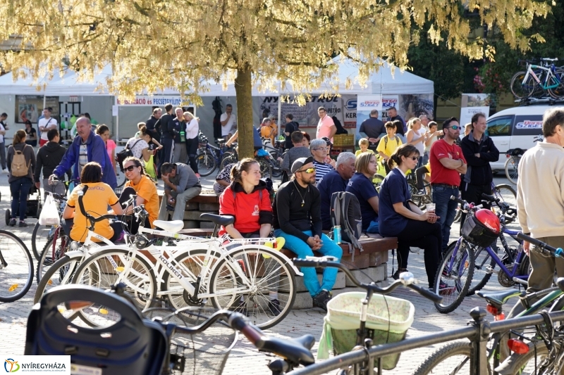 Bringaváros 7.1 délután a Kossuth téren - Fotó Kohut Árpád