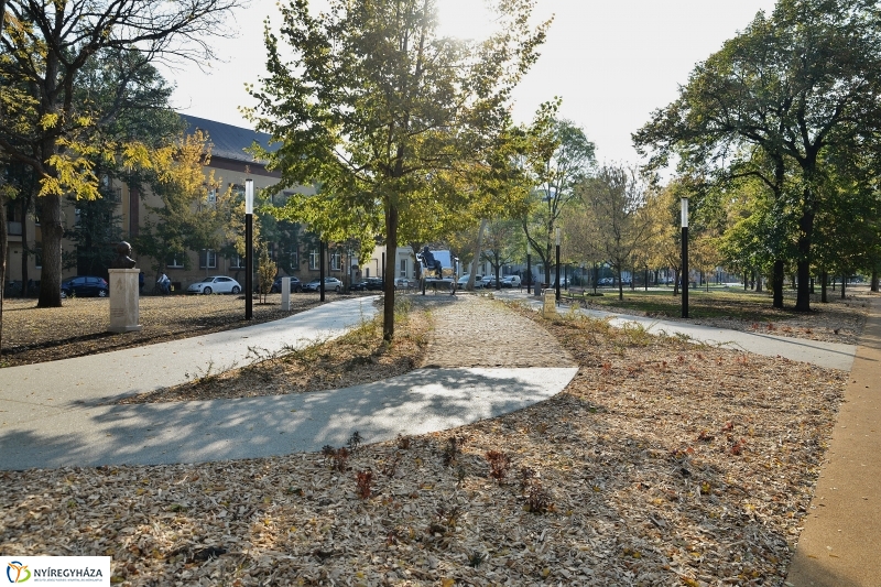 Bessenyei-Benczúr tér átadás - fotó Trifonov Éva