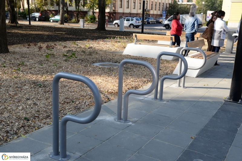 Bessenyei-Benczúr tér átadás - fotó Trifonov Éva