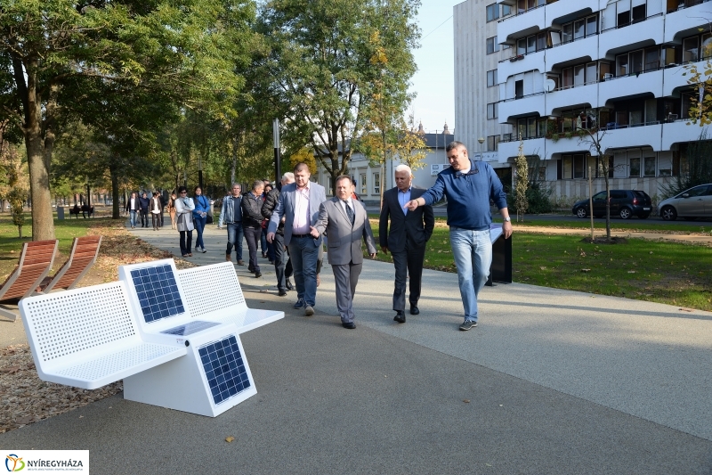 Bessenyei-Benczúr tér átadás - fotó Trifonov Éva