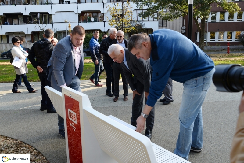 Bessenyei-Benczúr tér átadás - fotó Trifonov Éva