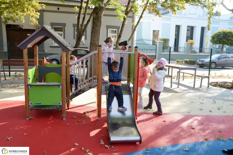 Bessenyei-Benczúr tér átadás - fotó Trifonov Éva