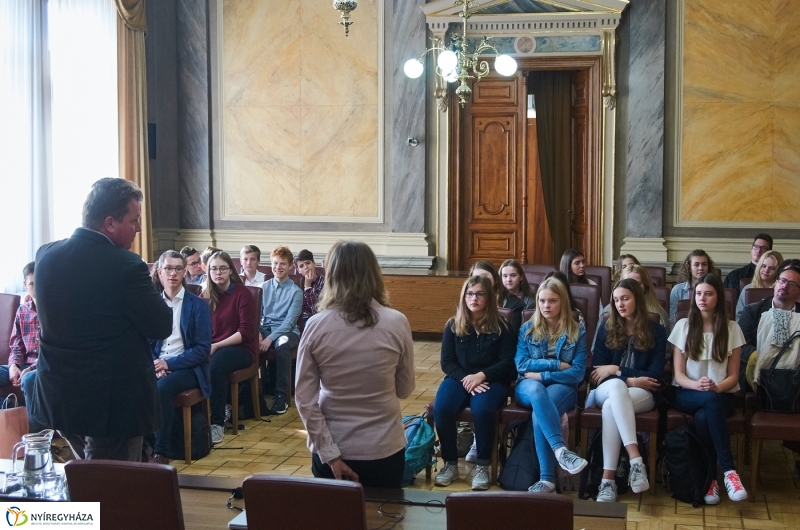 Iserlohni diákok a Városházán - fotó Szarka Lajos