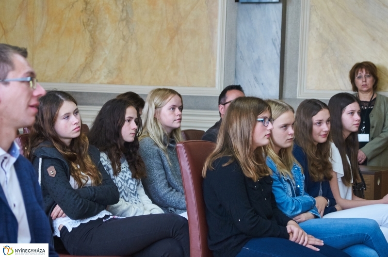 Iserlohni diákok a Városházán - fotó Szarka Lajos