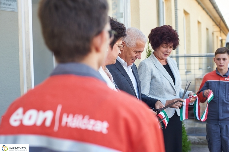 Eon tanműhely átadó - fotó Szarka Lajos