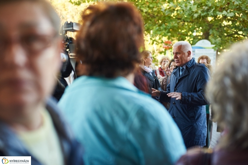 Ingyenes belépő nyugdíjasoknak - fotó Szarka Lajos