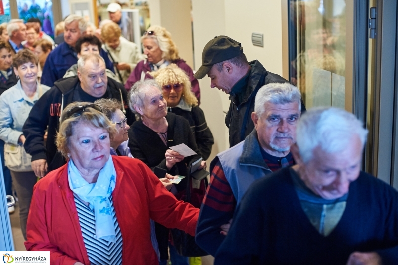 Ingyenes belépő nyugdíjasoknak - fotó Szarka Lajos
