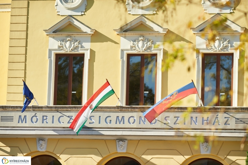 Híregyháza a Bessenyei téren - fotó Szarka Lajos