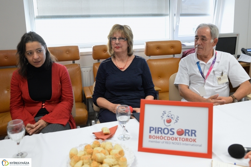 Piros Orr Bohócdoktorok Nyíregyházán - fotó Trifonov Éva