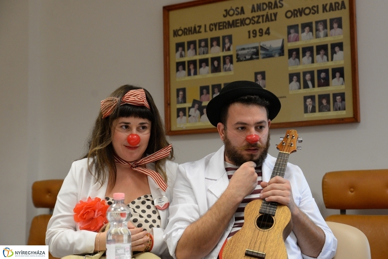 Piros Orr Bohócdoktorok Nyíregyházán - fotó Trifonov Éva
