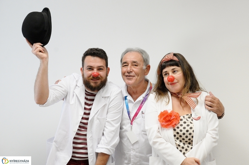 Piros Orr Bohócdoktorok Nyíregyházán - fotó Trifonov Éva