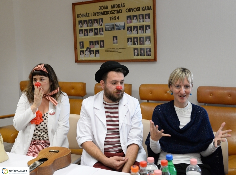Piros Orr Bohócdoktorok Nyíregyházán - fotó Trifonov Éva