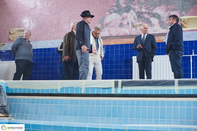 Helyszíni bejárás a Júlia Fürdőben - fotó Szarka Lajos