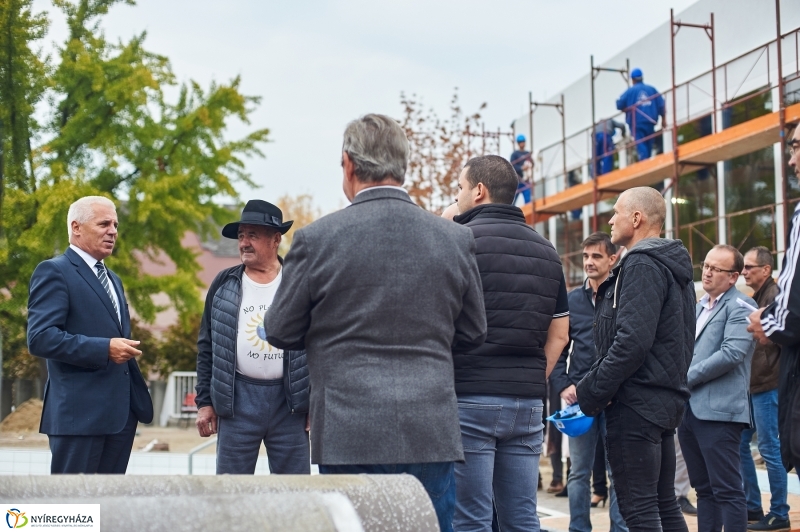 Helyszíni bejárás a Júlia Fürdőben - fotó Szarka Lajos